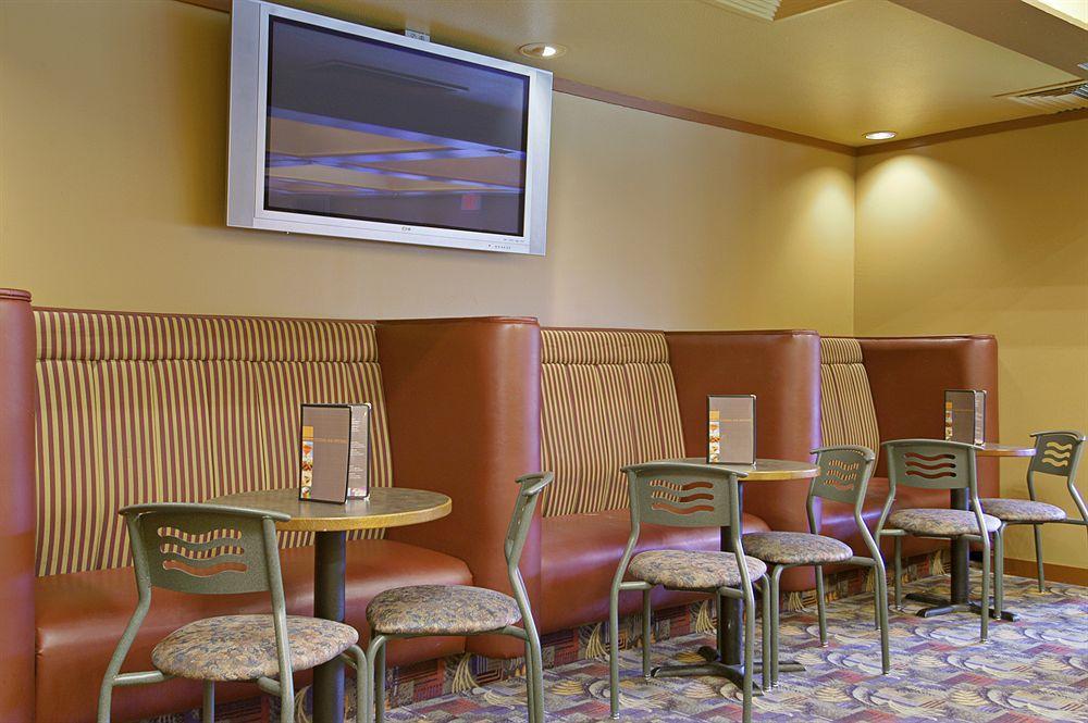 Red Lion Hotel Kennewick Columbia Center Екстериор снимка