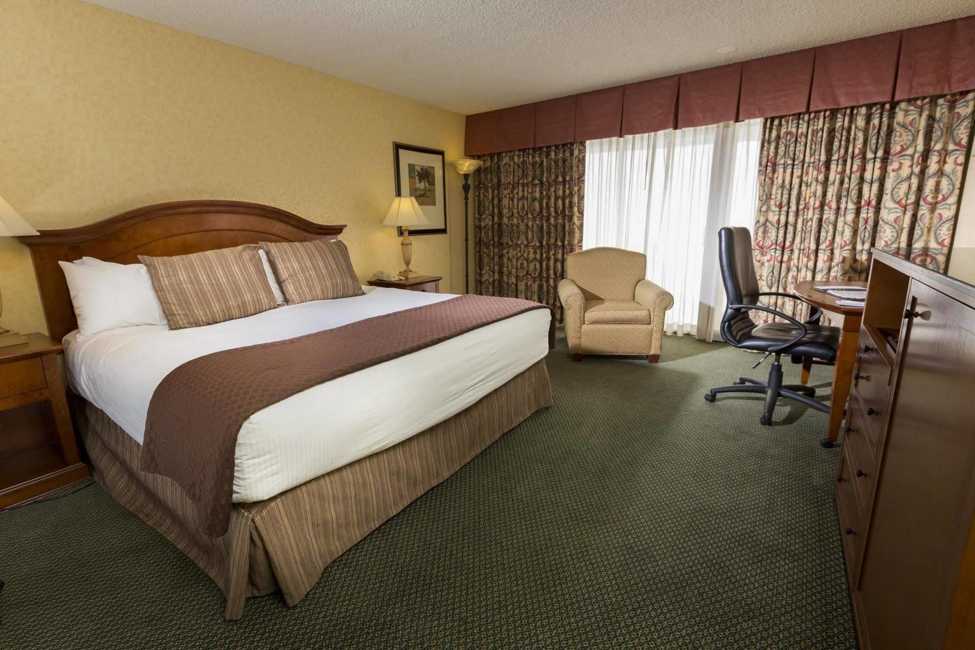 Red Lion Hotel Kennewick Columbia Center Екстериор снимка