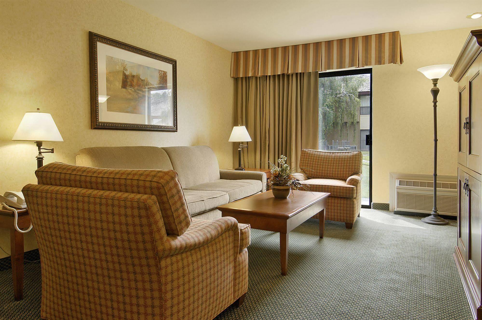 Red Lion Hotel Kennewick Columbia Center Екстериор снимка