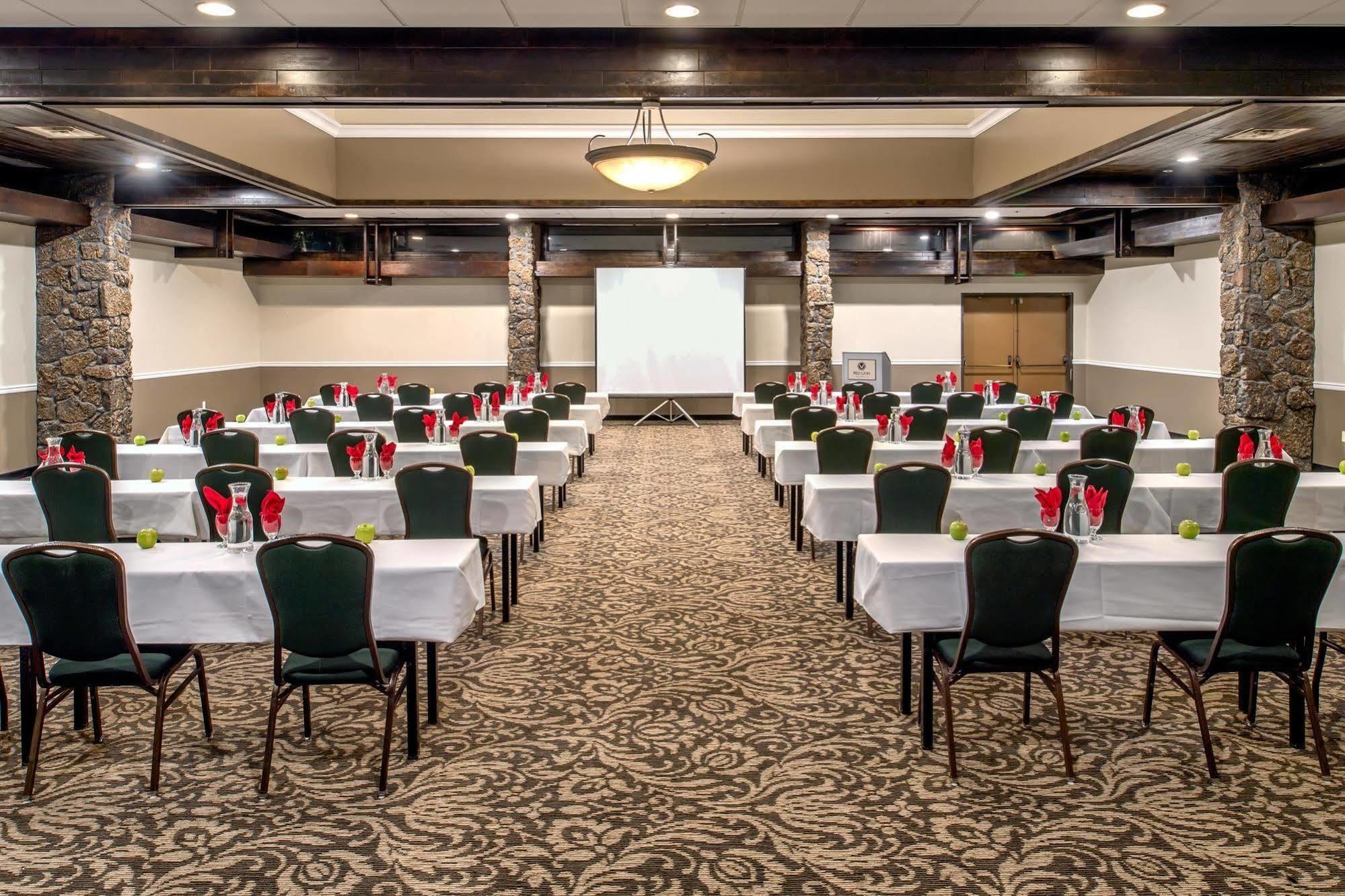 Red Lion Hotel Kennewick Columbia Center Екстериор снимка