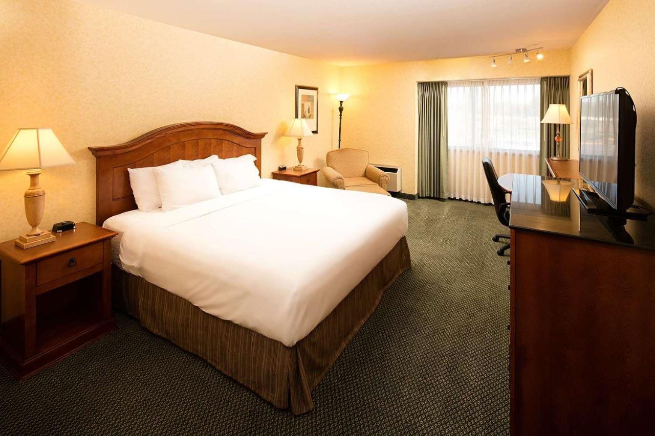 Red Lion Hotel Kennewick Columbia Center Екстериор снимка