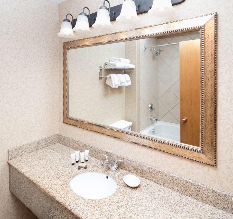 Red Lion Hotel Kennewick Columbia Center Екстериор снимка